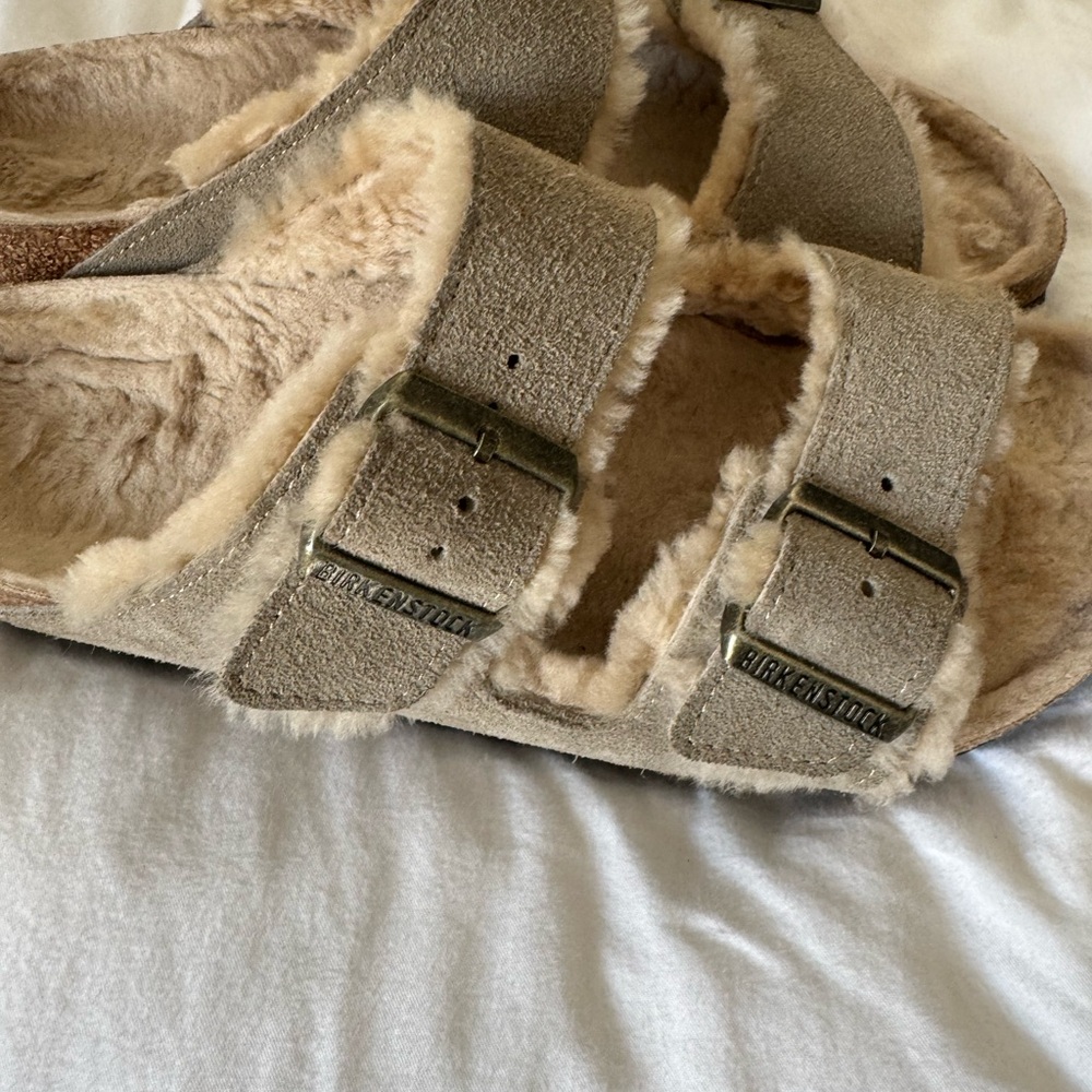 Birkenstock Arizona Shearling women’s size 10 worn handful of times - Picture 6 of 7